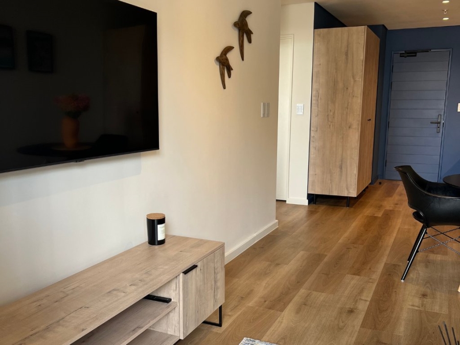 To Let 1 Bedroom Property for Rent in Sea Point Western Cape